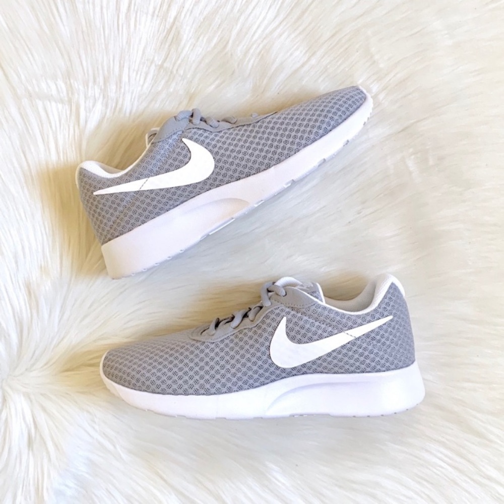 Nike Women’s Tanjun Sneakers - Picture 5 of 7